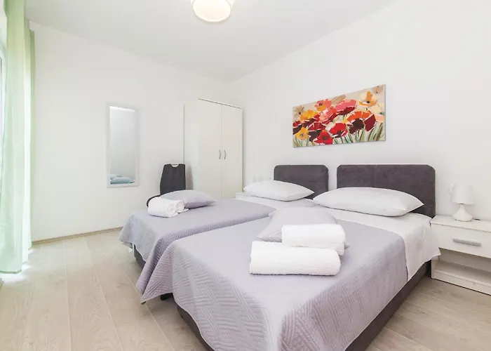 Cozy In With Wifi بيت للعطل