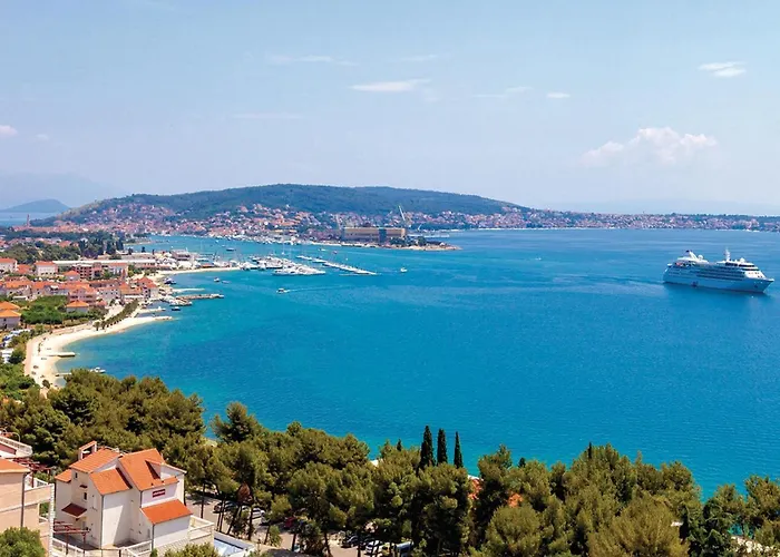 Ferienhaus Cozy In With Wifi Trogir