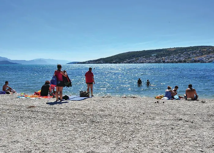 Ferienhaus Cozy In With Wifi Trogir